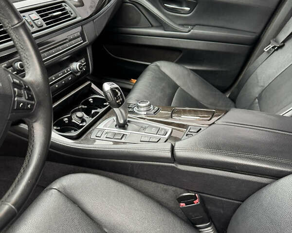 Чорний БМВ 5 Серія, об'ємом двигуна 2.98 л та пробігом 251 тис. км за 15000 $, фото 7 на Automoto.ua