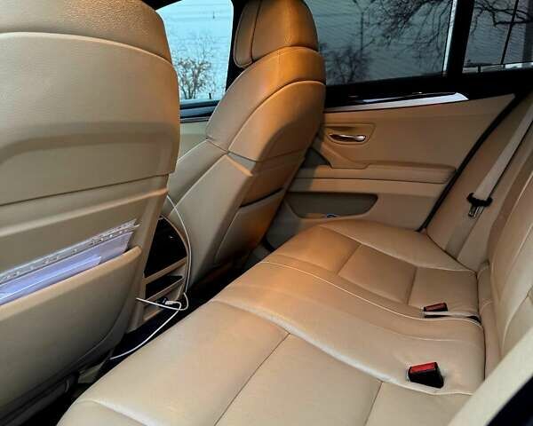 Черный БМВ 5 Серия, объемом двигателя 2.98 л и пробегом 200 тыс. км за 20000 $, фото 5 на Automoto.ua