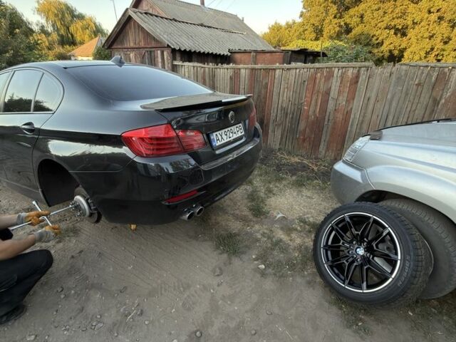 Чорний БМВ 5 Серія, об'ємом двигуна 2 л та пробігом 25 тис. км за 14981 $, фото 4 на Automoto.ua