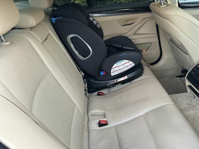 Чорний БМВ 5 Серія, об'ємом двигуна 2 л та пробігом 220 тис. км за 13399 $, фото 10 на Automoto.ua