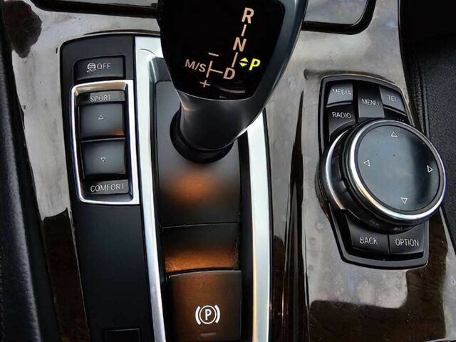 Черный БМВ 5 Серия, объемом двигателя 3 л и пробегом 90 тыс. км за 8900 $, фото 8 на Automoto.ua