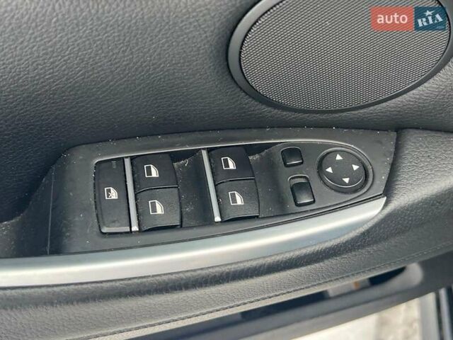 Чорний БМВ 5 Серія, об'ємом двигуна 3 л та пробігом 227 тис. км за 19290 $, фото 16 на Automoto.ua