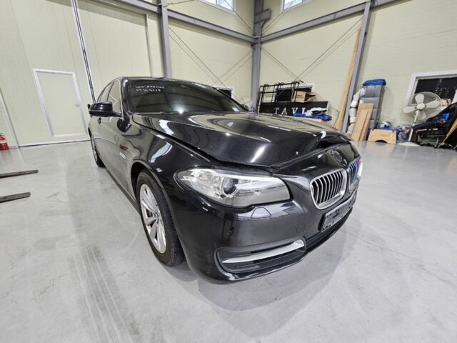 Чорний БМВ 5 Серія, об'ємом двигуна 2 л та пробігом 194 тис. км за 13700 $, фото 2 на Automoto.ua