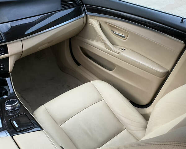 Чорний БМВ 5 Серія, об'ємом двигуна 2 л та пробігом 255 тис. км за 13300 $, фото 14 на Automoto.ua