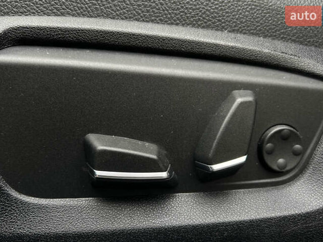 БМВ 5 Серия 2014 в Львове на Automoto.ua Черный БМВ 5 Серия, объемом двигателя 2.99 л и пробегом 236 тыс. км за 19750 $, фото 19 на Automoto.ua