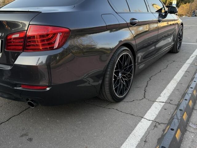 Чорний БМВ 5 Серія, об'ємом двигуна 3 л та пробігом 186 тис. км за 16000 $, фото 2 на Automoto.ua