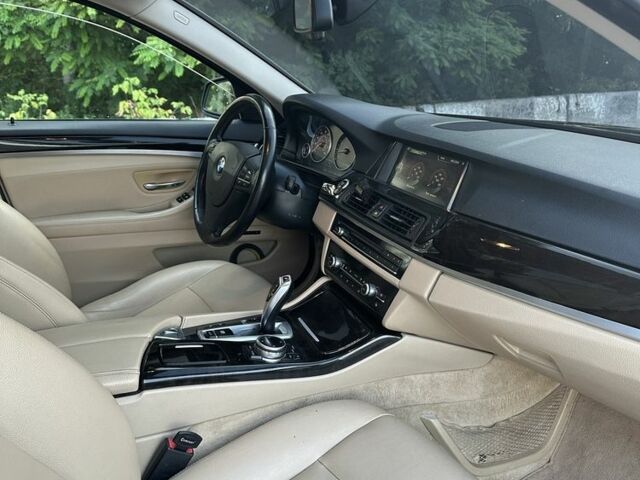 Чорний БМВ 5 Серія, об'ємом двигуна 2 л та пробігом 220 тис. км за 13399 $, фото 9 на Automoto.ua