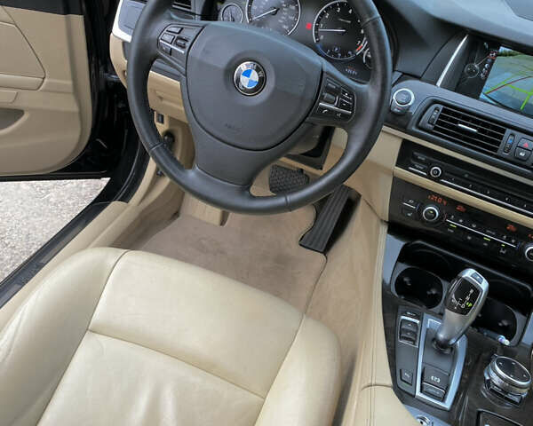 Чорний БМВ 5 Серія, об'ємом двигуна 2 л та пробігом 255 тис. км за 13300 $, фото 13 на Automoto.ua