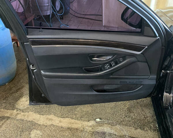 Черный БМВ 5 Серия, объемом двигателя 3 л и пробегом 228 тыс. км за 17000 $, фото 2 на Automoto.ua