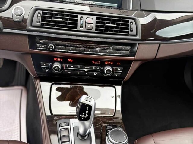 Чорний БМВ 5 Серія, об'ємом двигуна 3 л та пробігом 75 тис. км за 8820 $, фото 7 на Automoto.ua