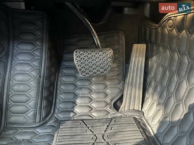 Чорний БМВ 5 Серія, об'ємом двигуна 2 л та пробігом 114 тис. км за 18000 $, фото 12 на Automoto.ua