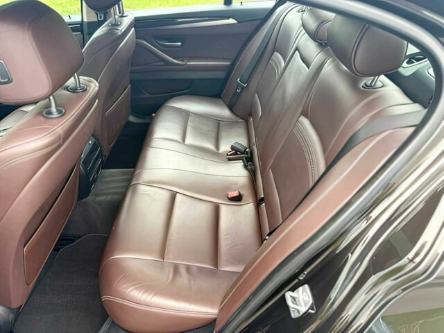 Чорний БМВ 5 Серія, об'ємом двигуна 3 л та пробігом 75 тис. км за 8820 $, фото 9 на Automoto.ua