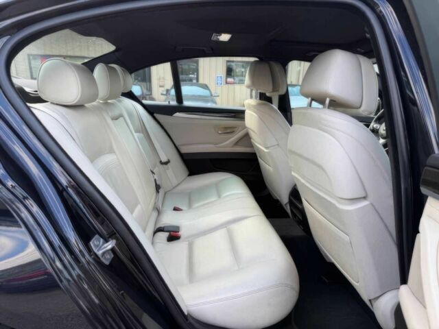 Черный БМВ 5 Серия, объемом двигателя 4.4 л и пробегом 77 тыс. км за 3600 $, фото 8 на Automoto.ua