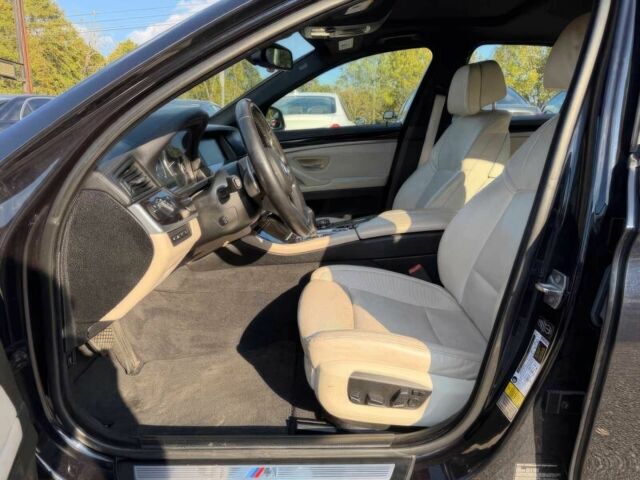 Черный БМВ 5 Серия, объемом двигателя 4.4 л и пробегом 77 тыс. км за 3600 $, фото 6 на Automoto.ua