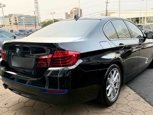 Черный БМВ 5 Серия, объемом двигателя 3 л и пробегом 74 тыс. км за 17000 $, фото 4 на Automoto.ua