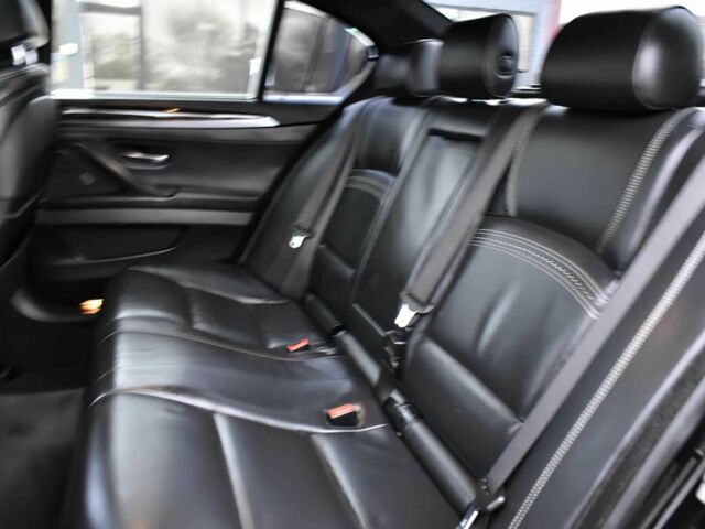 Черный БМВ 5 Серия, объемом двигателя 4.4 л и пробегом 75 тыс. км за 10000 $, фото 16 на Automoto.ua