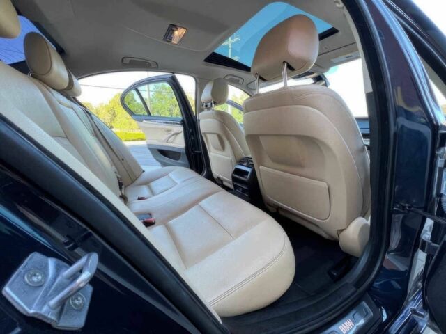 Чорний БМВ 5 Серія, об'ємом двигуна 3 л та пробігом 71 тис. км за 12300 $, фото 11 на Automoto.ua