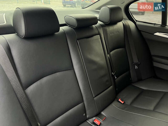 Черный БМВ 5 Серия, объемом двигателя 2 л и пробегом 105 тыс. км за 21300 $, фото 23 на Automoto.ua