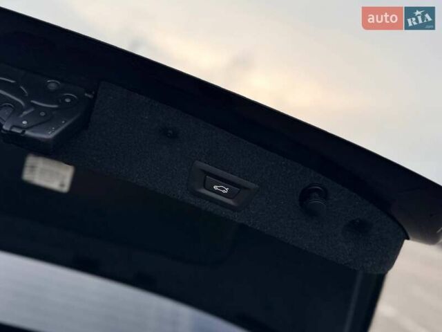 Чорний БМВ 5 Серія, об'ємом двигуна 2 л та пробігом 102 тис. км за 18500 $, фото 10 на Automoto.ua