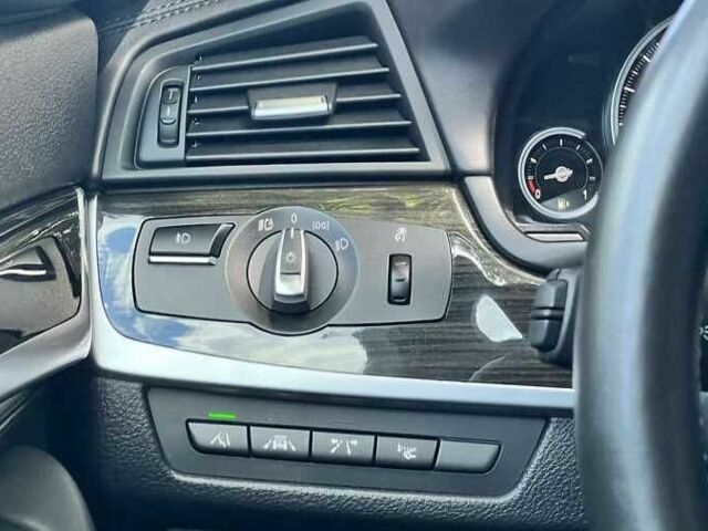 Черный БМВ 5 Серия, объемом двигателя 3 л и пробегом 150 тыс. км за 15000 $, фото 4 на Automoto.ua