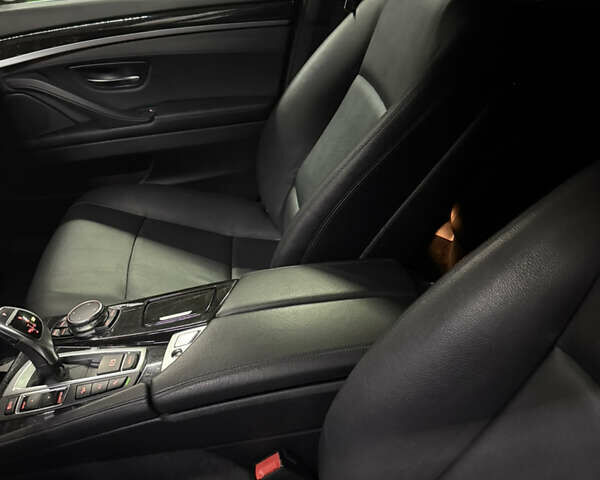 БМВ 5 Серия 2016 в Киеве на Automoto.ua Черный БМВ 5 Серия, объемом двигателя 2.98 л и пробегом 155 тыс. км за 21449 $, фото 21 на Automoto.ua