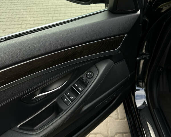 Черный БМВ 5 Серия, объемом двигателя 3 л и пробегом 200 тыс. км за 14500 $, фото 27 на Automoto.ua