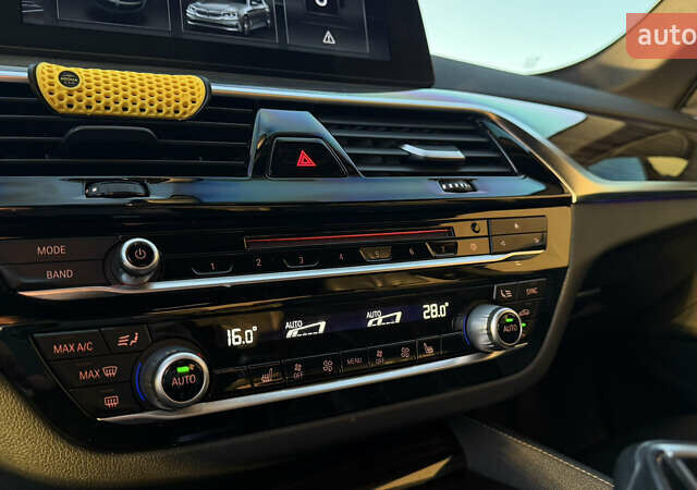 Черный БМВ 5 Серия, объемом двигателя 3 л и пробегом 140 тыс. км за 33100 $, фото 19 на Automoto.ua