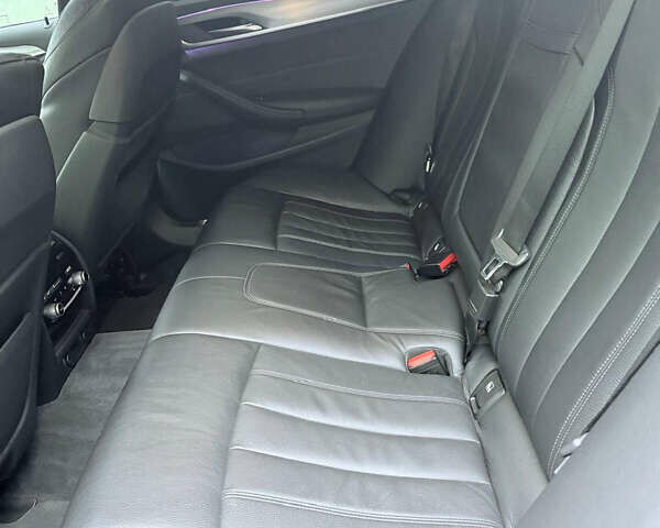 Чорний БМВ 5 Серія, об'ємом двигуна 3 л та пробігом 180 тис. км за 28000 $, фото 15 на Automoto.ua