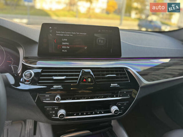 Чорний БМВ 5 Серія, об'ємом двигуна 2.98 л та пробігом 145 тис. км за 33999 $, фото 16 на Automoto.ua