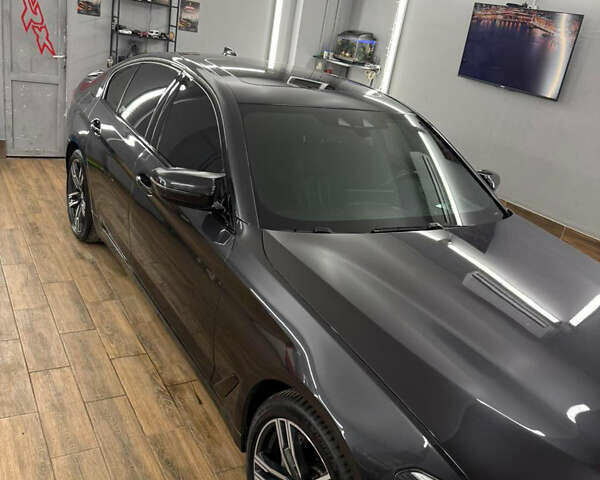 Чорний БМВ 5 Серія, об'ємом двигуна 3 л та пробігом 180 тис. км за 28000 $, фото 2 на Automoto.ua