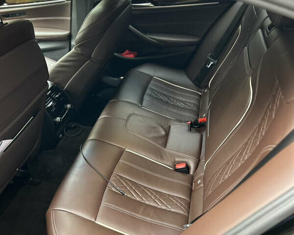 Черный БМВ 5 Серия, объемом двигателя 2.99 л и пробегом 220 тыс. км за 38000 $, фото 8 на Automoto.ua