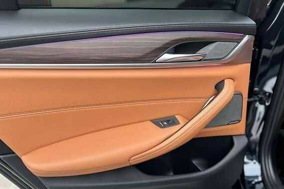 Чорний БМВ 5 Серія, об'ємом двигуна 3 л та пробігом 130 тис. км за 23000 $, фото 6 на Automoto.ua