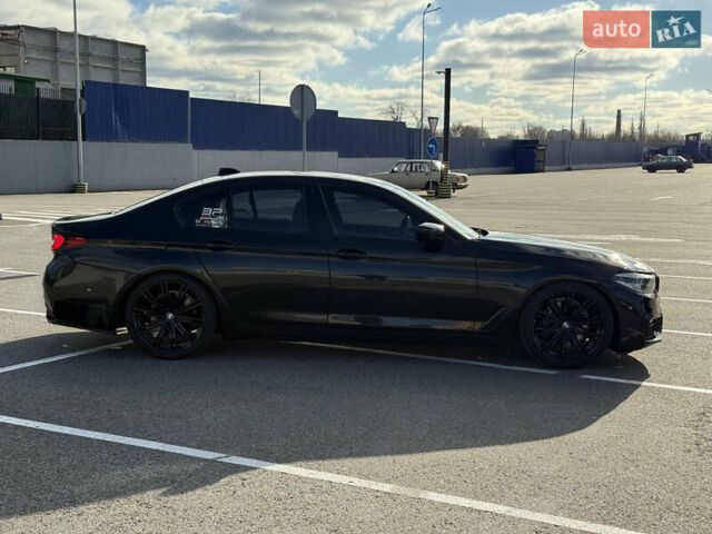 Черный БМВ 5 Серия, объемом двигателя 3 л и пробегом 110 тыс. км за 36500 $, фото 3 на Automoto.ua