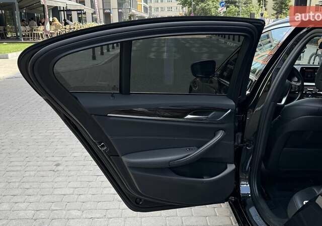 Чорний БМВ 5 Серія, об'ємом двигуна 2 л та пробігом 122 тис. км за 31000 $, фото 13 на Automoto.ua