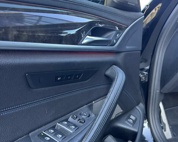 Чорний БМВ 5 Серія, об'ємом двигуна 3 л та пробігом 178 тис. км за 31800 $, фото 20 на Automoto.ua