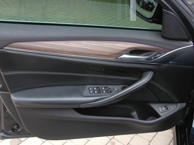 Чорний БМВ 5 Серія, об'ємом двигуна 2 л та пробігом 62 тис. км за 31000 $, фото 17 на Automoto.ua