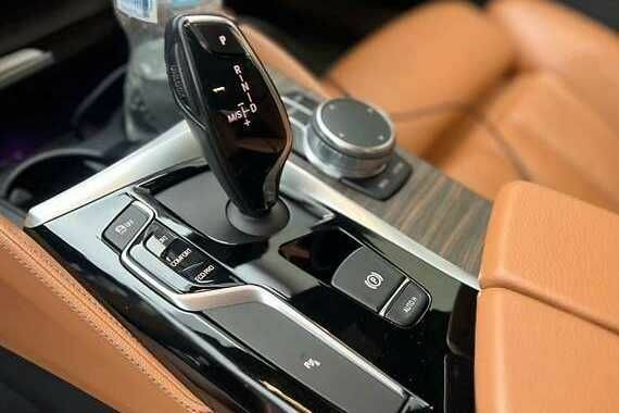 Чорний БМВ 5 Серія, об'ємом двигуна 3 л та пробігом 130 тис. км за 23000 $, фото 12 на Automoto.ua