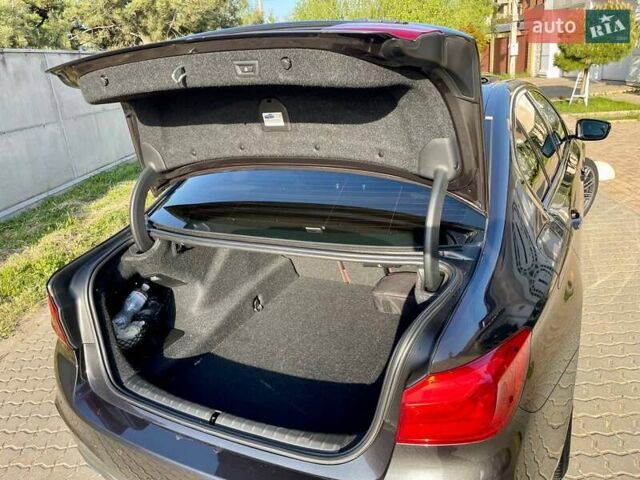 Чорний БМВ 5 Серія, об'ємом двигуна 3 л та пробігом 73 тис. км за 36800 $, фото 11 на Automoto.ua