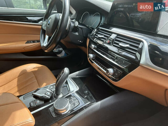 Чорний БМВ 5 Серія, об'ємом двигуна 2 л та пробігом 120 тис. км за 30000 $, фото 1 на Automoto.ua