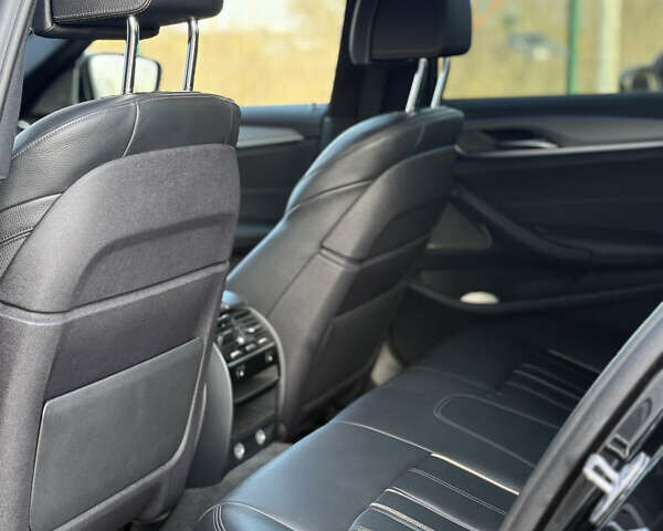 Черный БМВ 5 Серия, объемом двигателя 3 л и пробегом 101 тыс. км за 38500 $, фото 17 на Automoto.ua