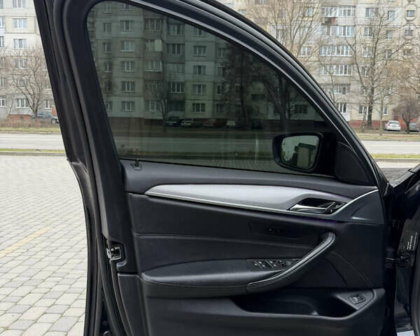 Чорний БМВ 5 Серія, об'ємом двигуна 2.99 л та пробігом 235 тис. км за 34500 $, фото 21 на Automoto.ua