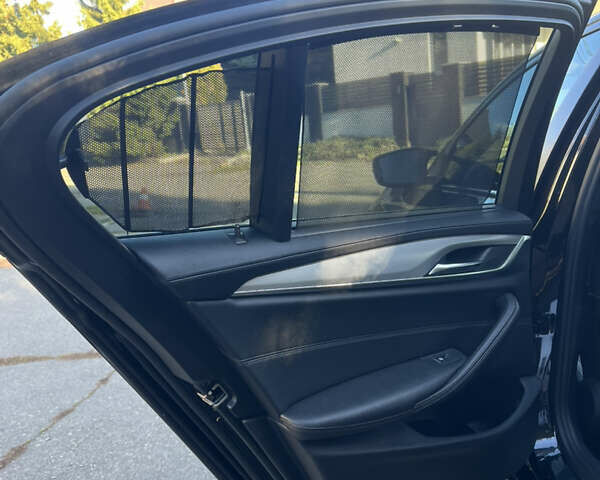 Черный БМВ 5 Серия, объемом двигателя 2.99 л и пробегом 170 тыс. км за 38000 $, фото 32 на Automoto.ua