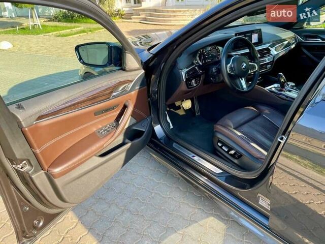 Чорний БМВ 5 Серія, об'ємом двигуна 3 л та пробігом 73 тис. км за 36800 $, фото 15 на Automoto.ua
