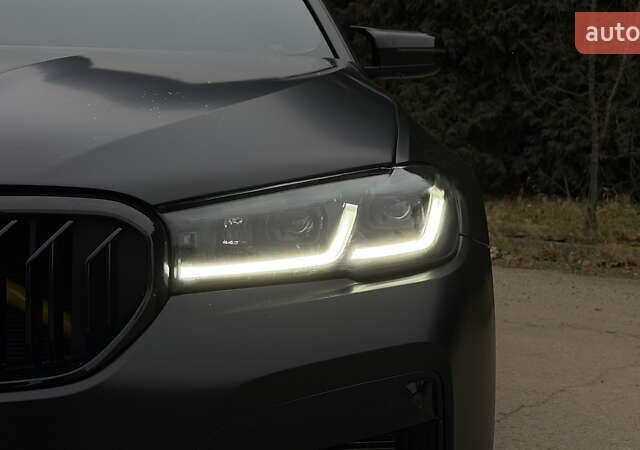 Черный БМВ 5 Серия, объемом двигателя 3 л и пробегом 145 тыс. км за 32400 $, фото 3 на Automoto.ua