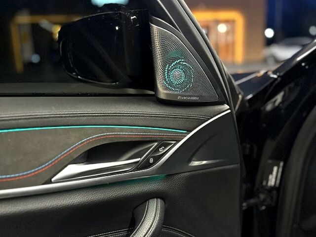 Черный БМВ 5 Серия, объемом двигателя 3 л и пробегом 169 тыс. км за 28000 $, фото 9 на Automoto.ua