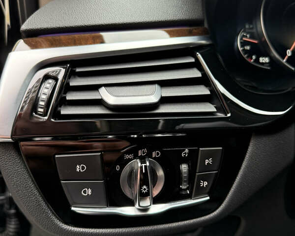 Чорний БМВ 5 Серія, об'ємом двигуна 2 л та пробігом 187 тис. км за 27499 $, фото 12 на Automoto.ua