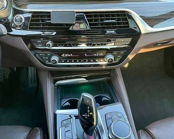 Чорний БМВ 5 Серія, об'ємом двигуна 3 л та пробігом 73 тис. км за 36800 $, фото 26 на Automoto.ua