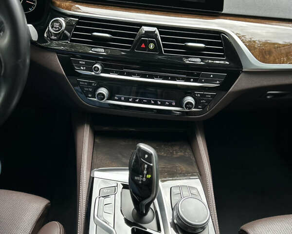 Черный БМВ 5 Серия, объемом двигателя 2.99 л и пробегом 220 тыс. км за 38000 $, фото 16 на Automoto.ua