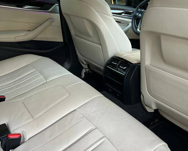 Черный БМВ 5 Серия, объемом двигателя 3 л и пробегом 120 тыс. км за 33500 $, фото 17 на Automoto.ua