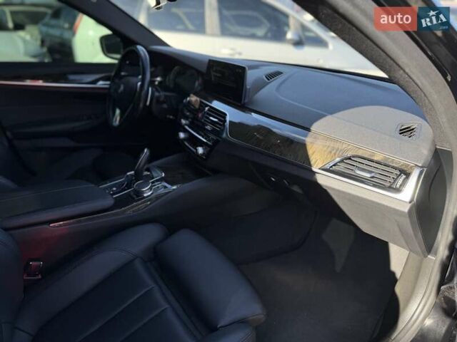 Чорний БМВ 5 Серія, об'ємом двигуна 2 л та пробігом 152 тис. км за 29999 $, фото 10 на Automoto.ua